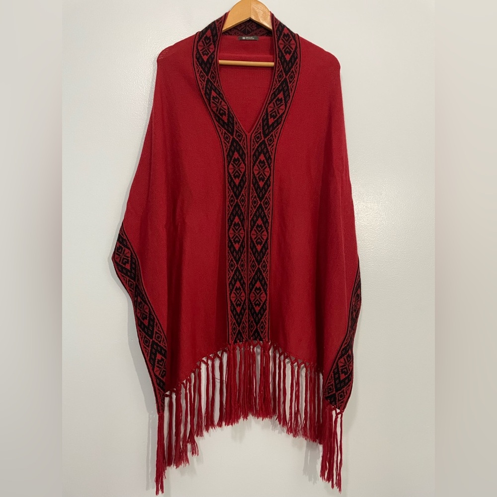 Sol Alpaca Rad and Black Aztec Trim V-Neck Shawl One Size